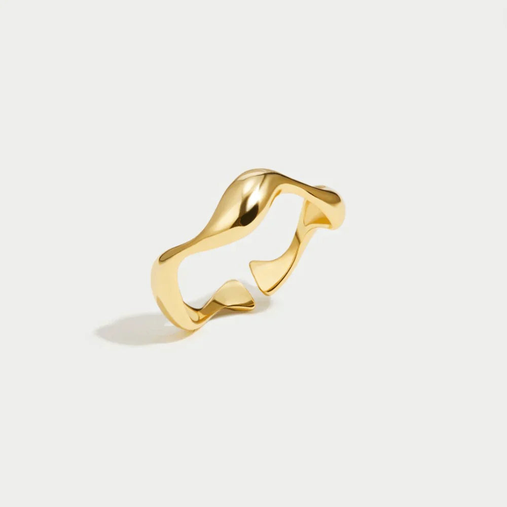 Elyra Smooth Flow Ring