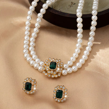 Elvira Pearl Emerald Necklace