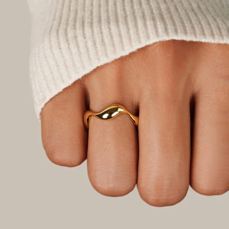 Elyra Smooth Flow Ring