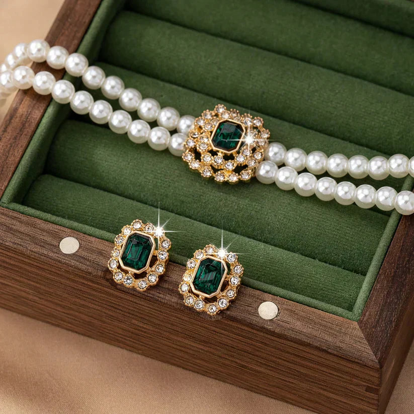 Elvira Pearl Emerald Necklace