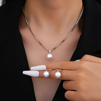 Golden Grace Pearl Jewelry Set