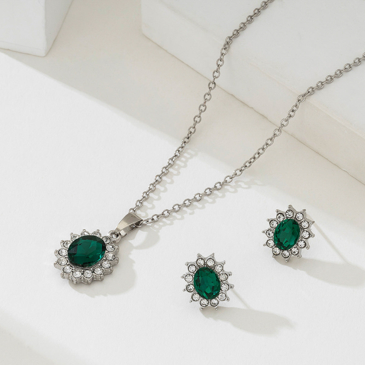 Katya Emerald Jewelry Set