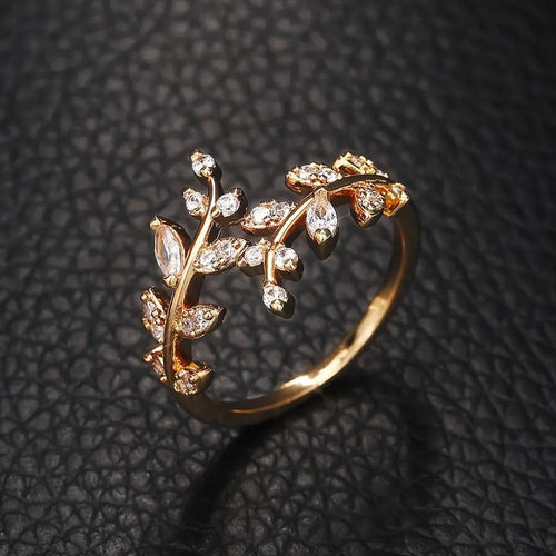Elegant Vine Gold Ring